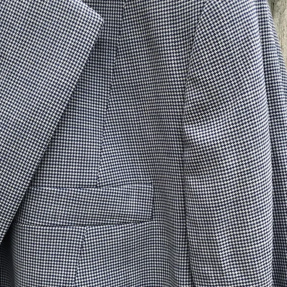 Brooks Brothers - Picture 12 of 16